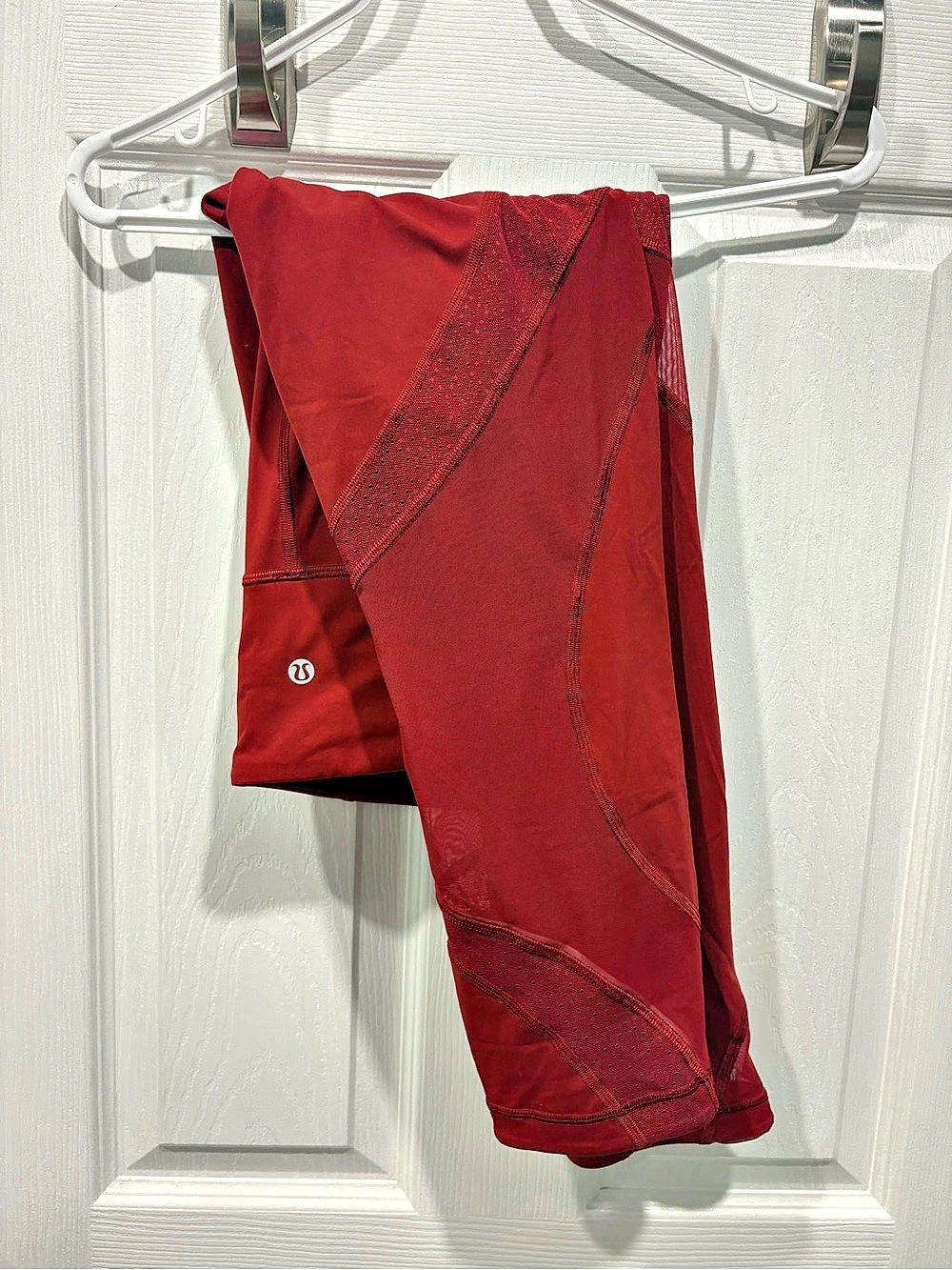 lululemon Run Smoothly Crop Leggings in Red